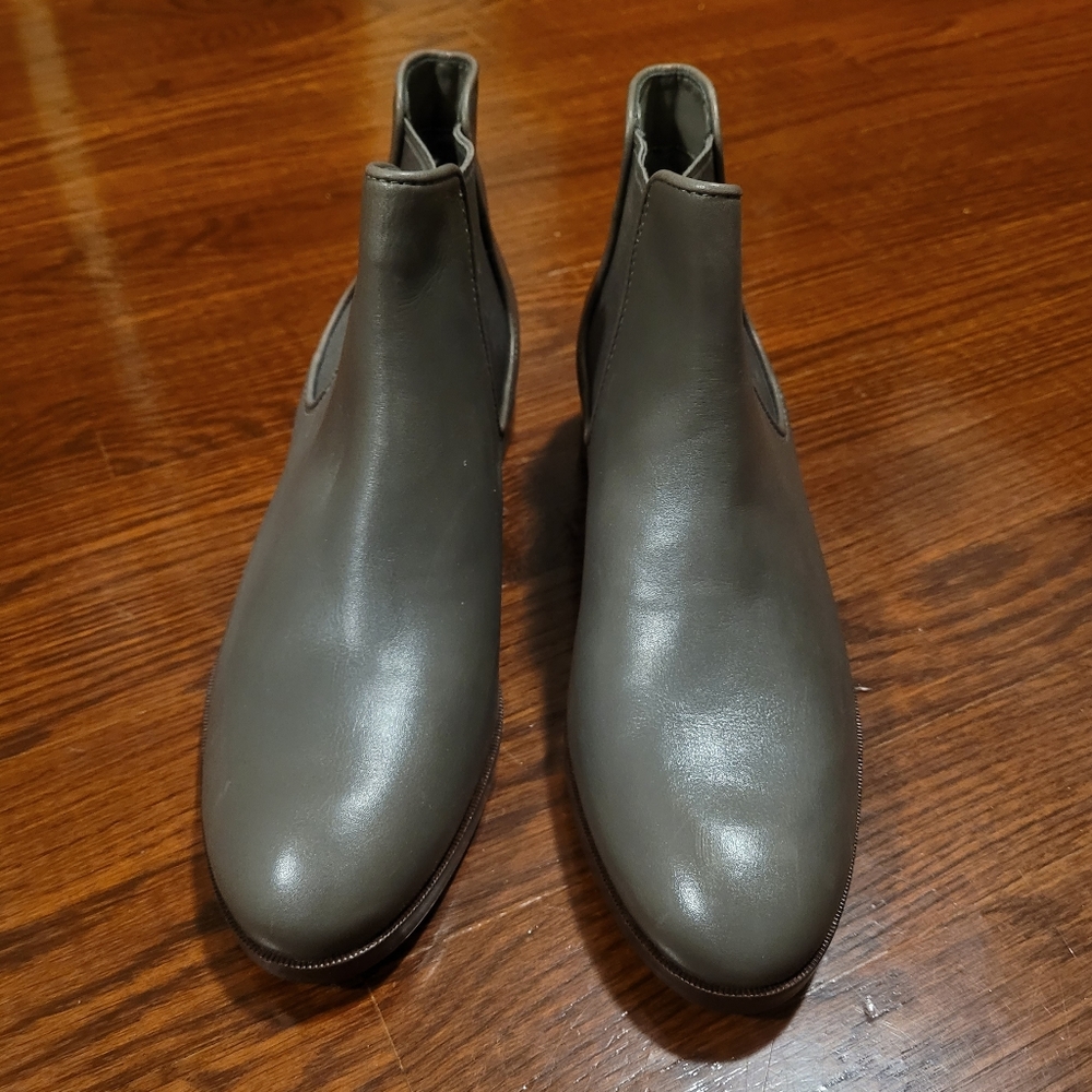 Cole Haan Signature Leather Ankle Boot Size 9